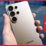 Vedere detaliată cu spatele noului Samsung Galaxy S26 Ultra în varianta Titanium Black, evidențiind designul elegant al camerelor și noul finisaj mat rezistent la amprente.